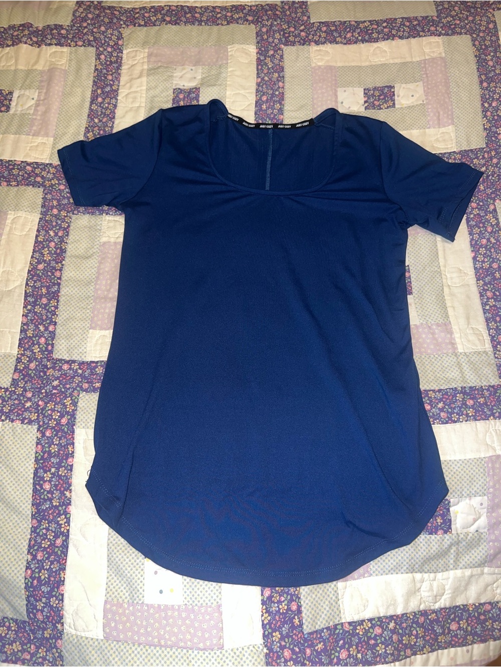 Women's Scoop Neck Short Sleeve Tee in Navy Blue